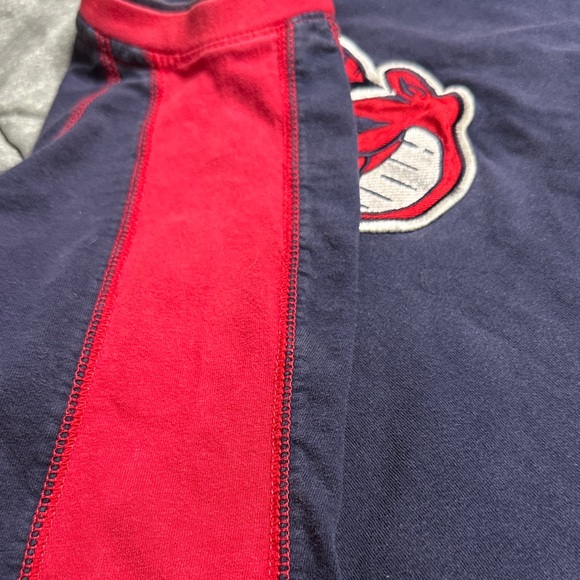 Vintage Cleveland Indians Chief Wahoo Embroidered Logo Navy& Red Graphic T-Shirt - Picture 11 of 11